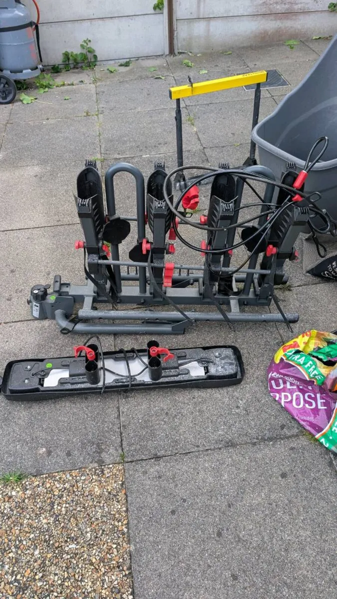 Halfords 4 Bike Towbar Mounted Bike Rack - Image 2
