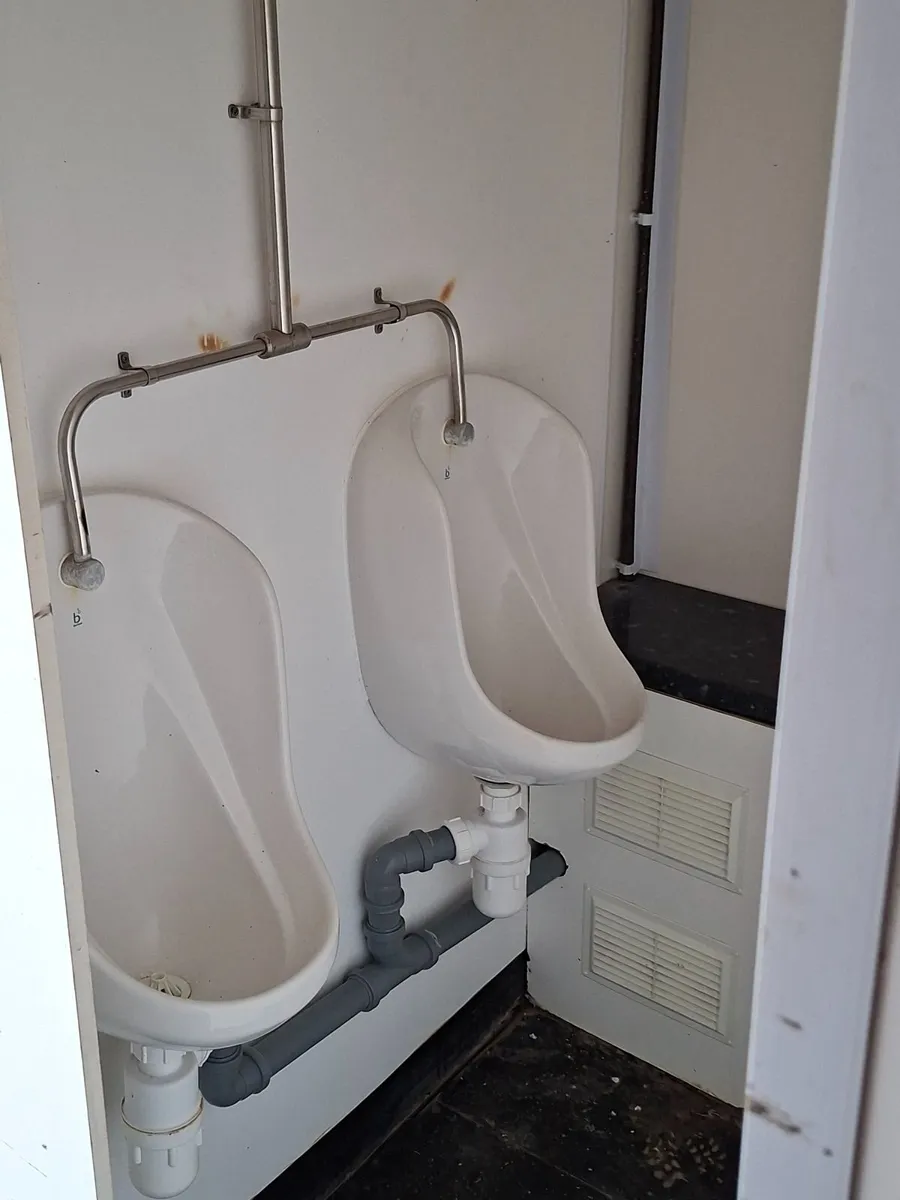 Anti vandal toilet block12ft x9ft . - Image 4