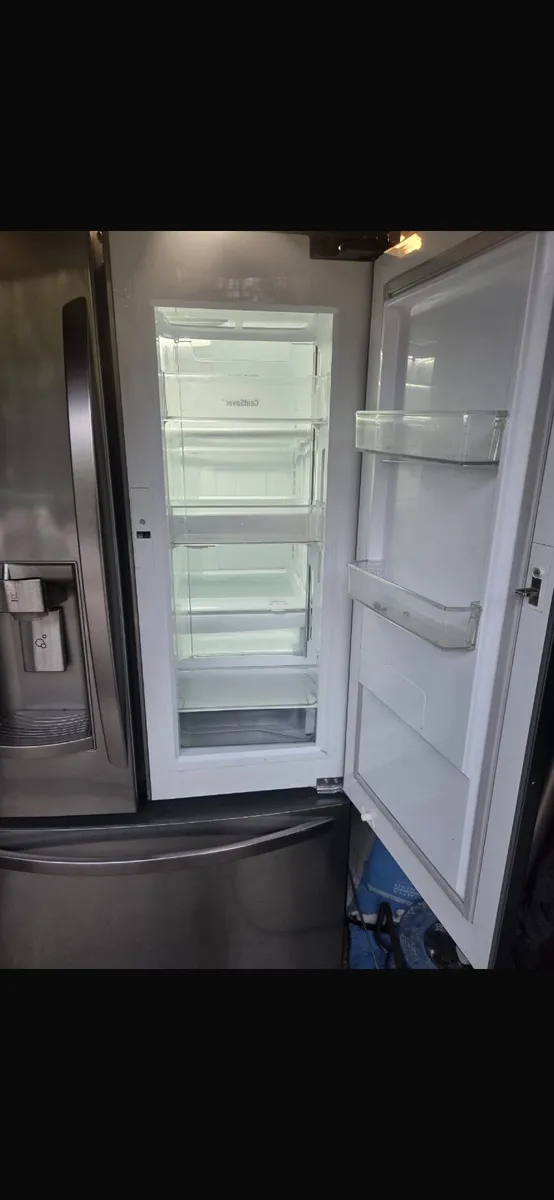 Lg American style fridge freezer - Image 1