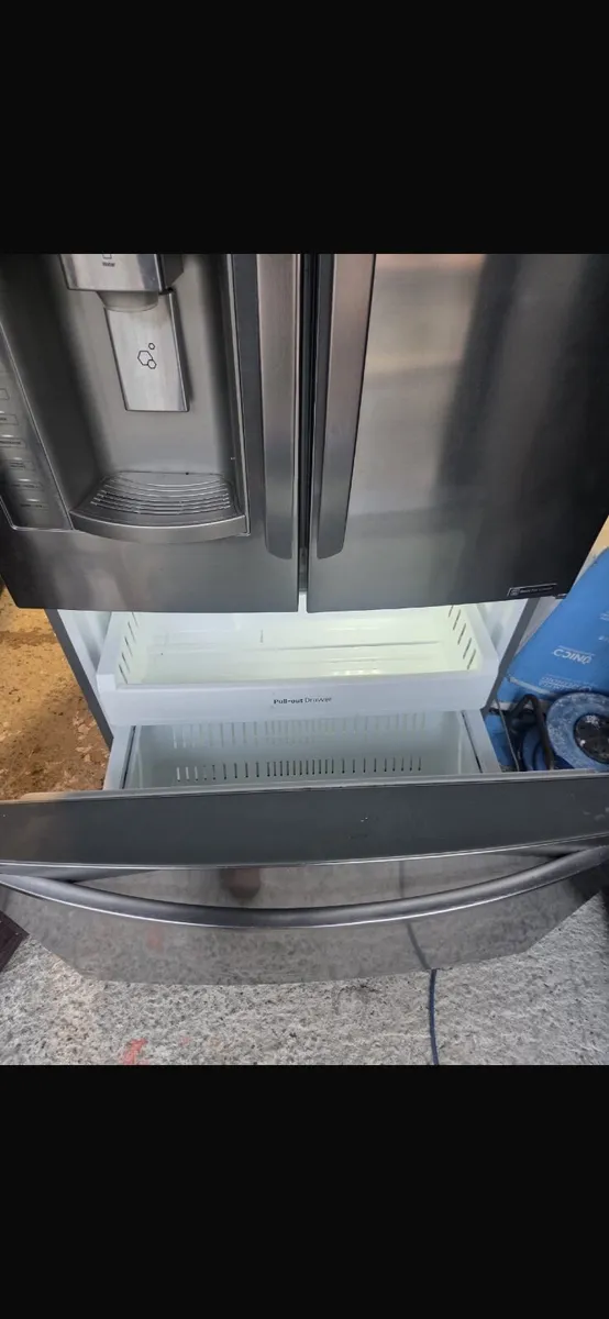 Lg American style fridge freezer - Image 4