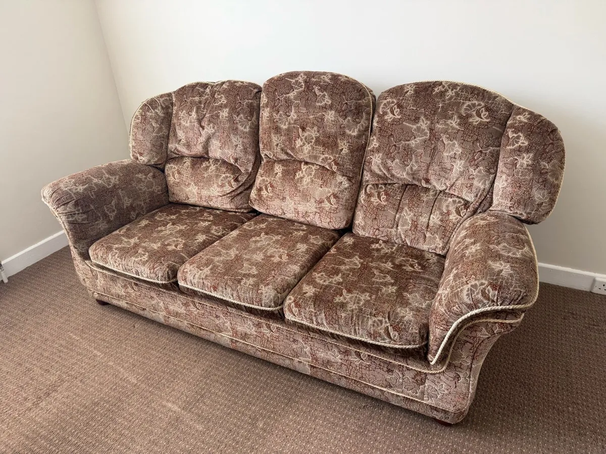 3+1+1 Suite of Furniture - Image 2
