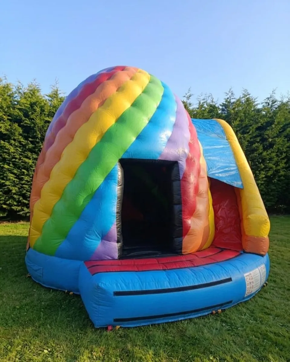 Bouncy castle - Image 1