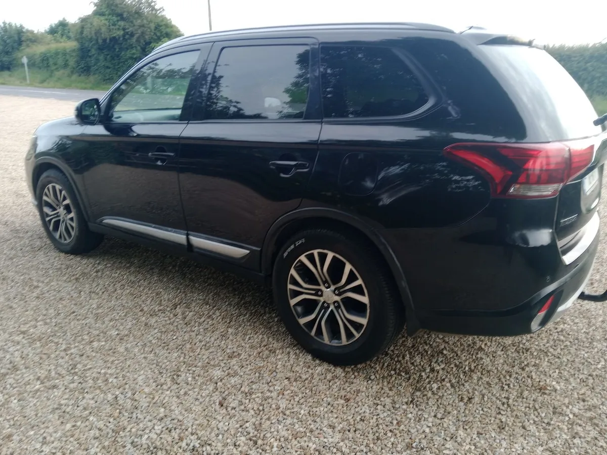 Mitsubishi outlander 2016 Auto 4x4 - Image 2