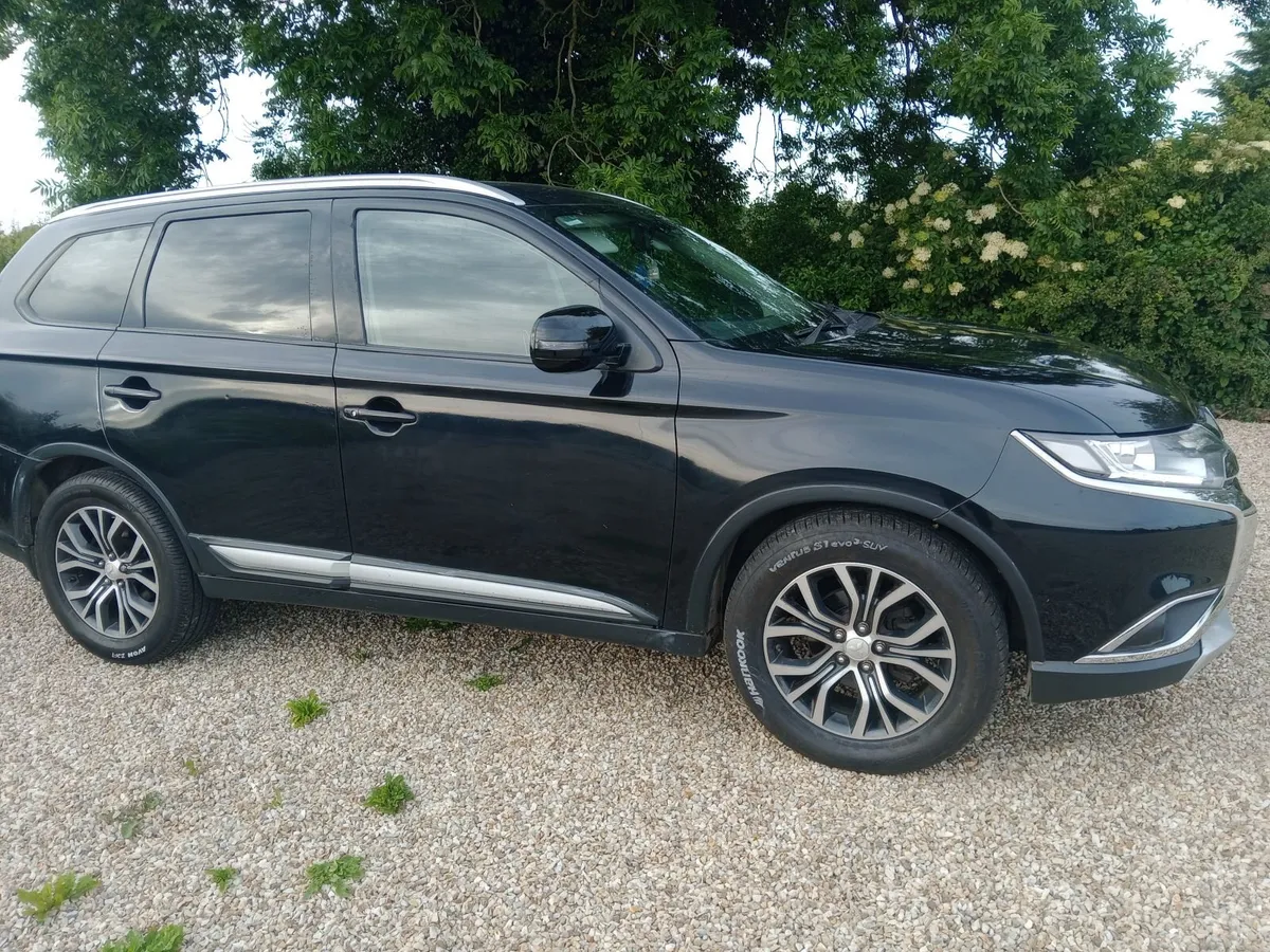 Mitsubishi outlander 2016 Auto 4x4 - Image 3
