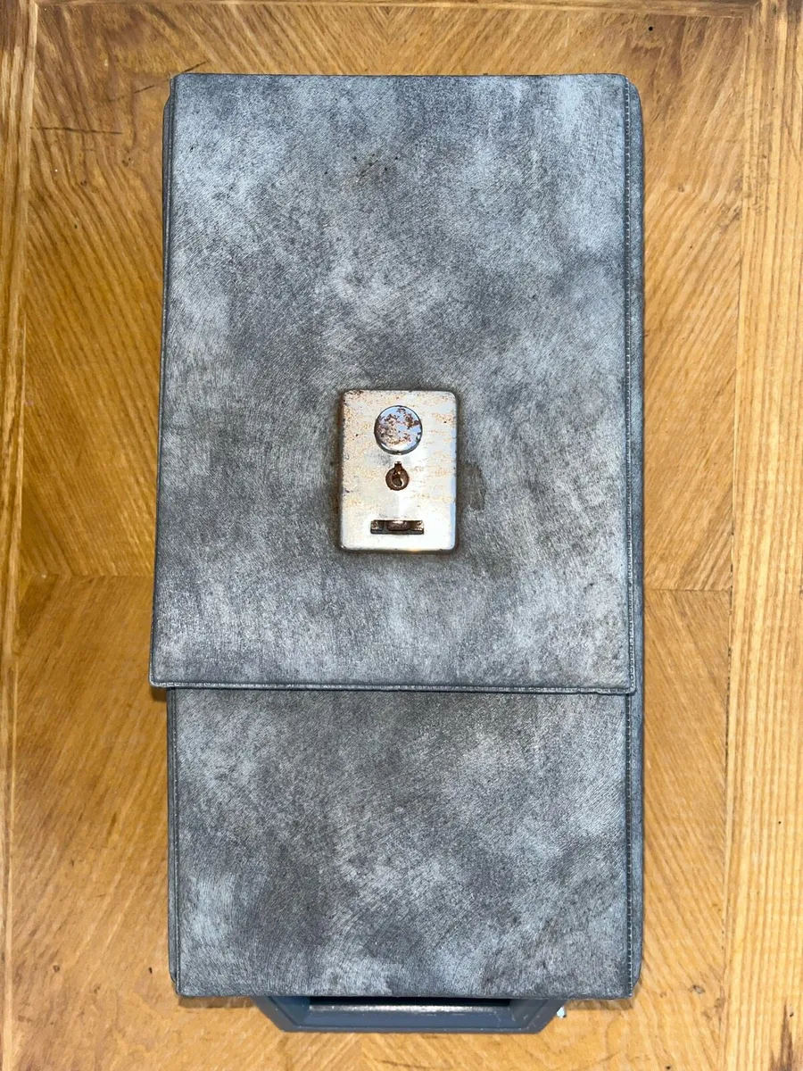 Cassette tapes and cassette holder - Image 2