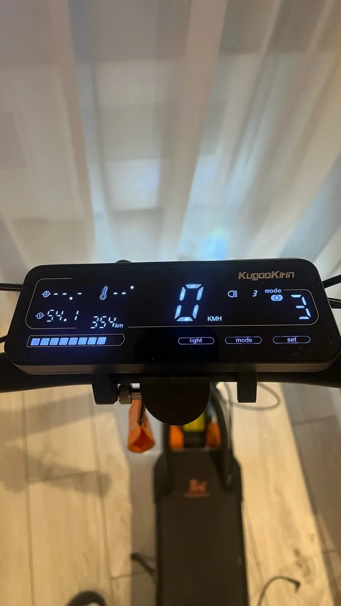Electric scooter - Image 2