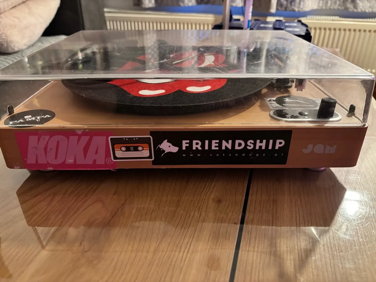 JAM vinyl player with Bluetooth - Image 1