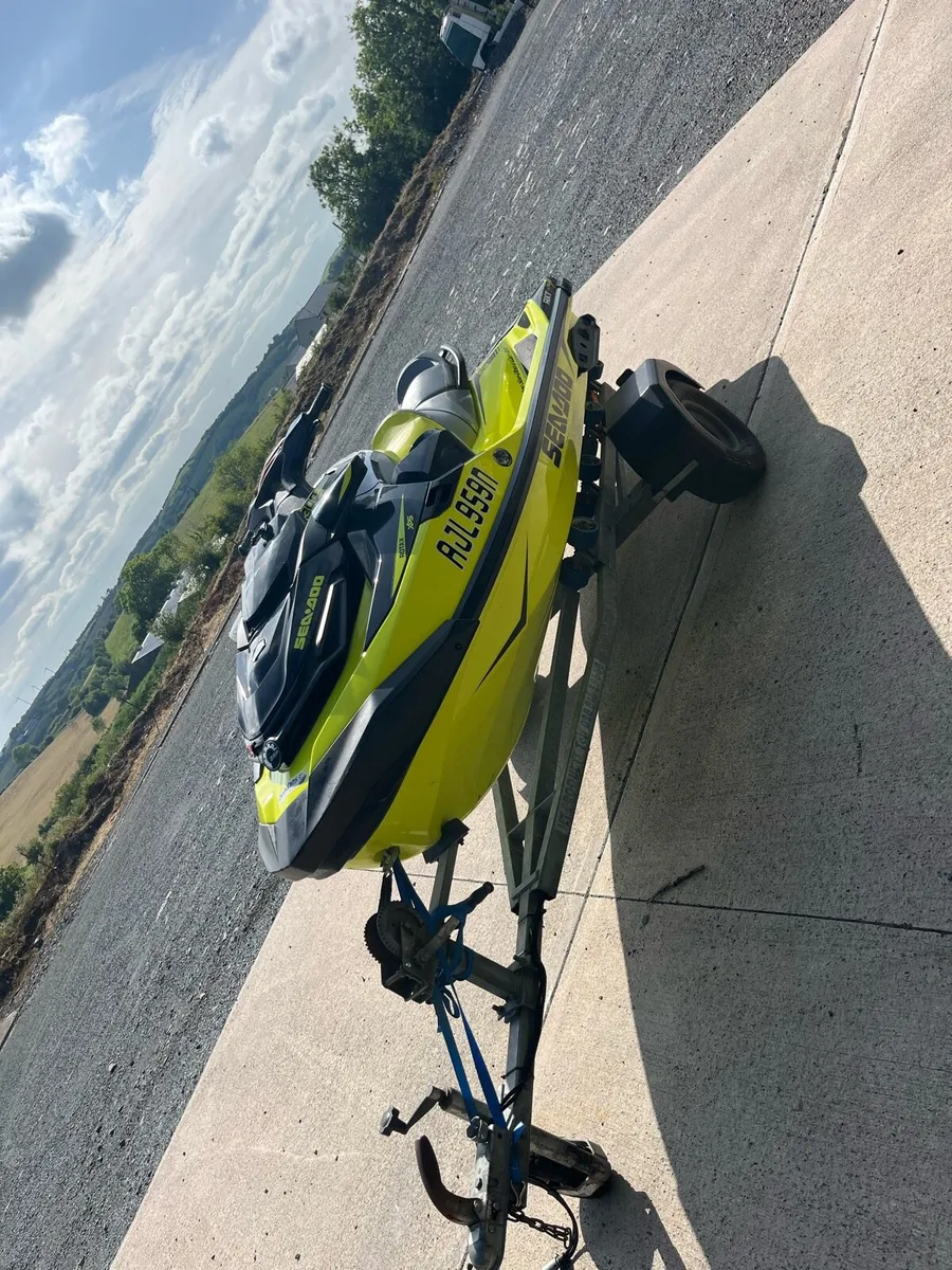 Jet ski - Image 3