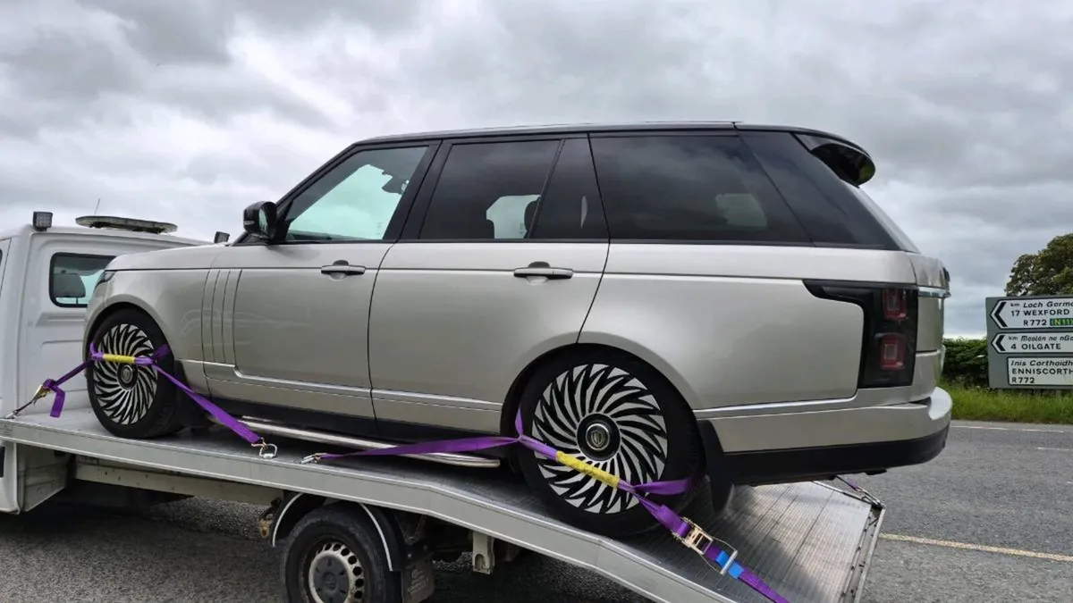 Car recovery and transport - Image 1