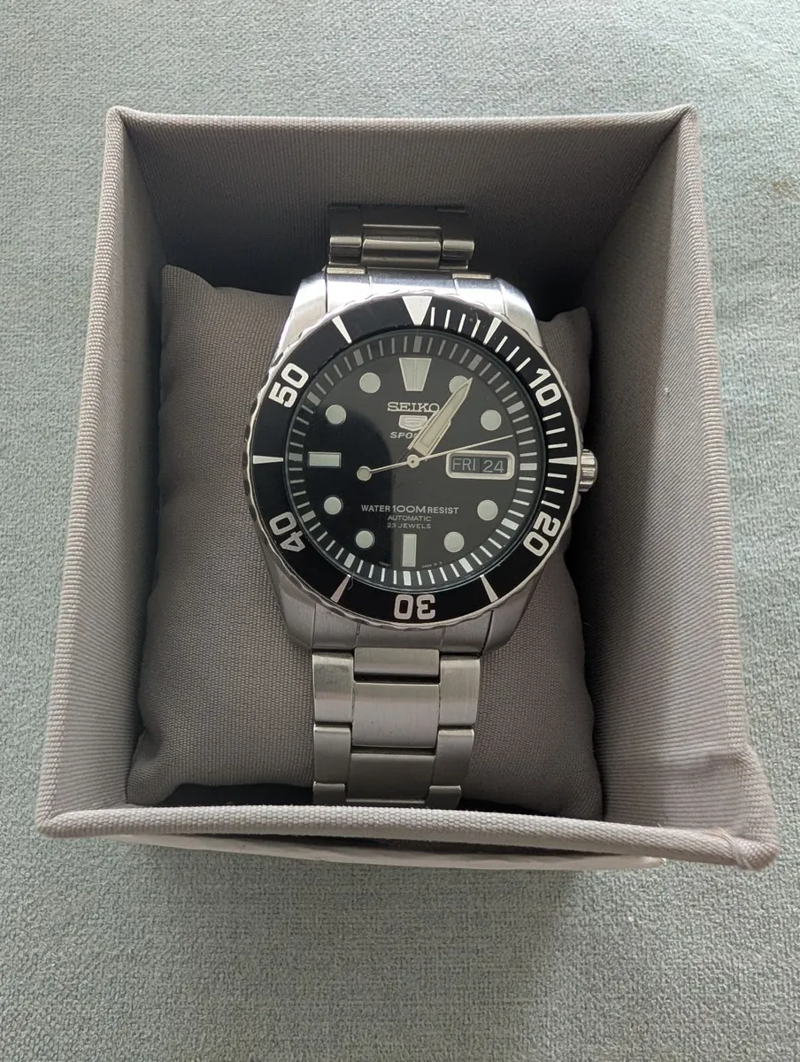 Seiko 5 Divers 23 Jewels SNZF17K1 - Image 1