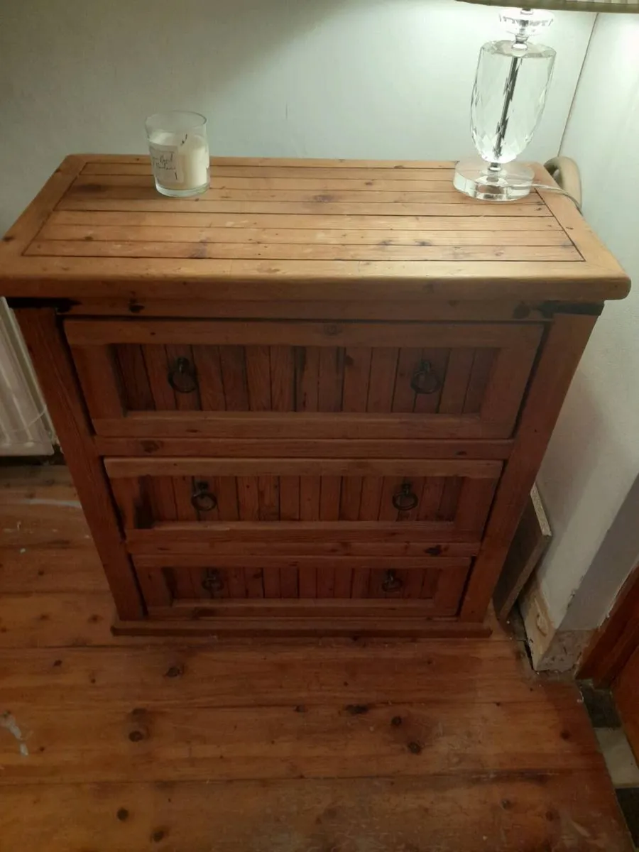 Mexican Pine dresser - Image 1