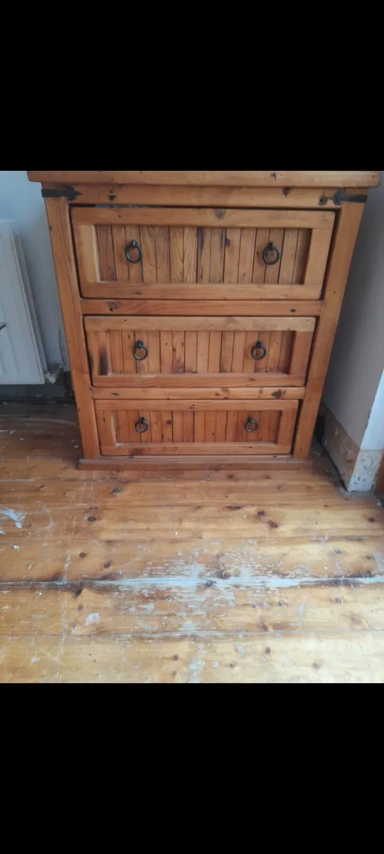 Mexican Pine dresser - Image 2