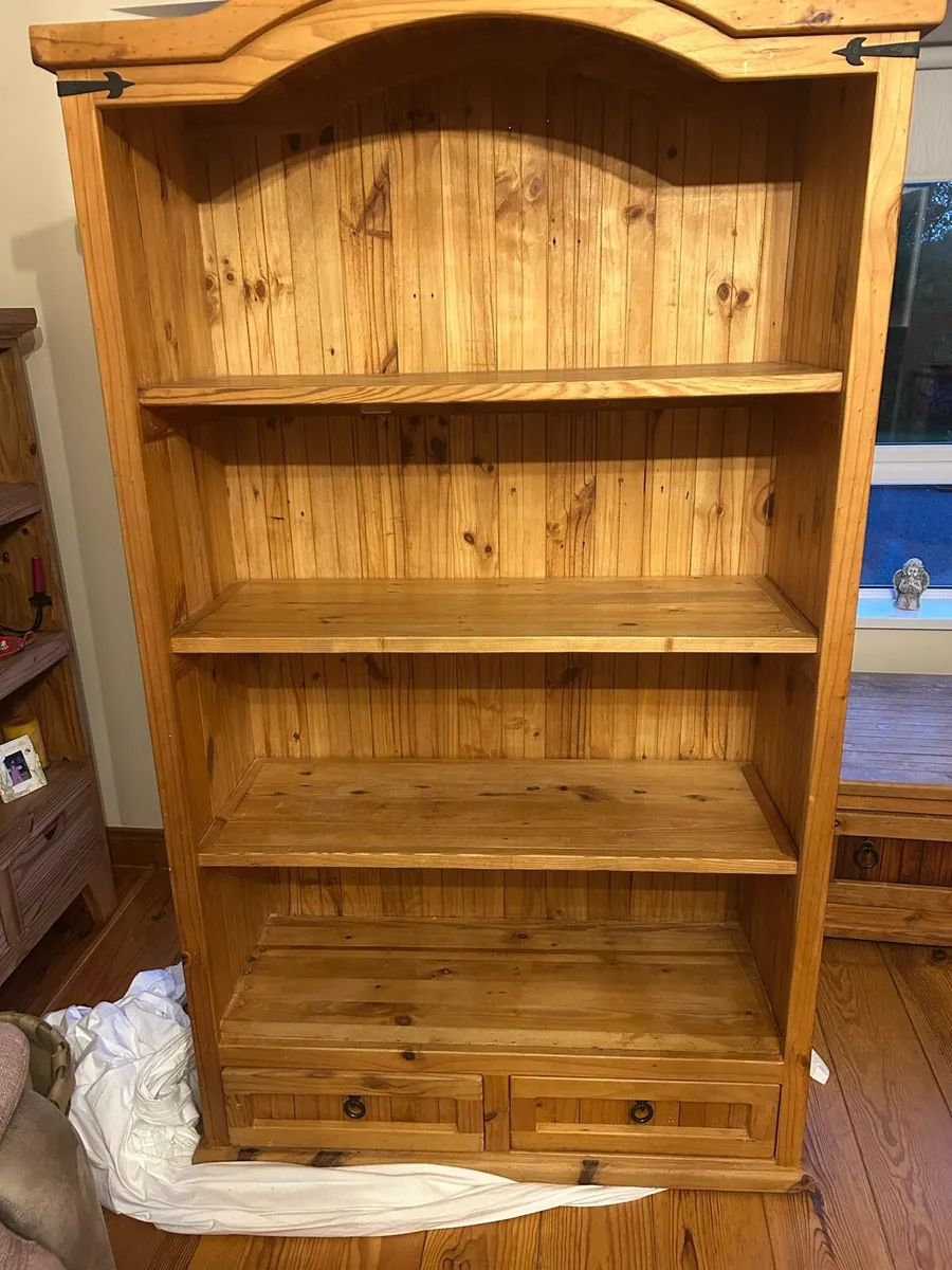 Book shelf - Image 1