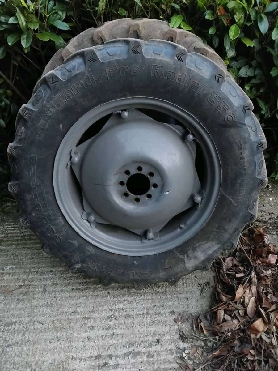 Wheels and tyres - Image 1