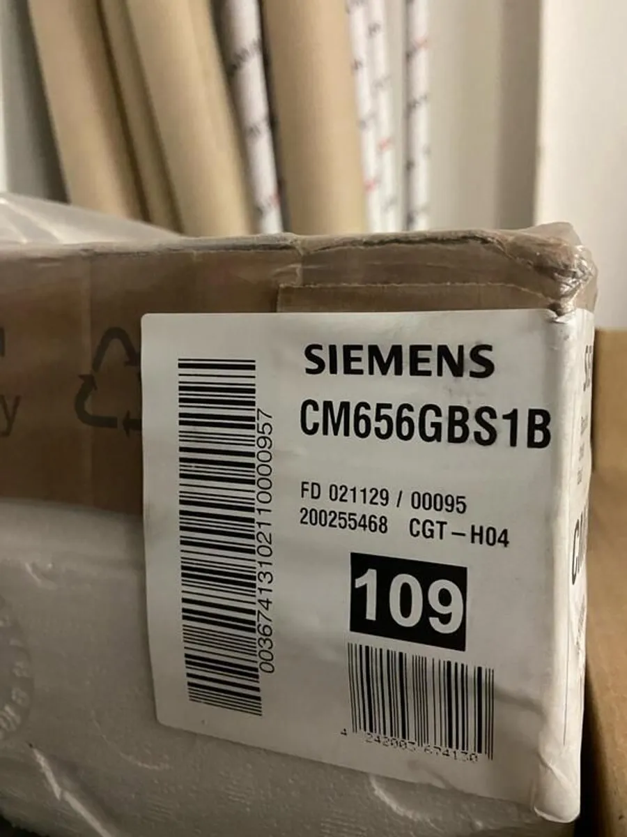 Siemens iQ700 Built-In Compact Oven with Microwave - Image 1