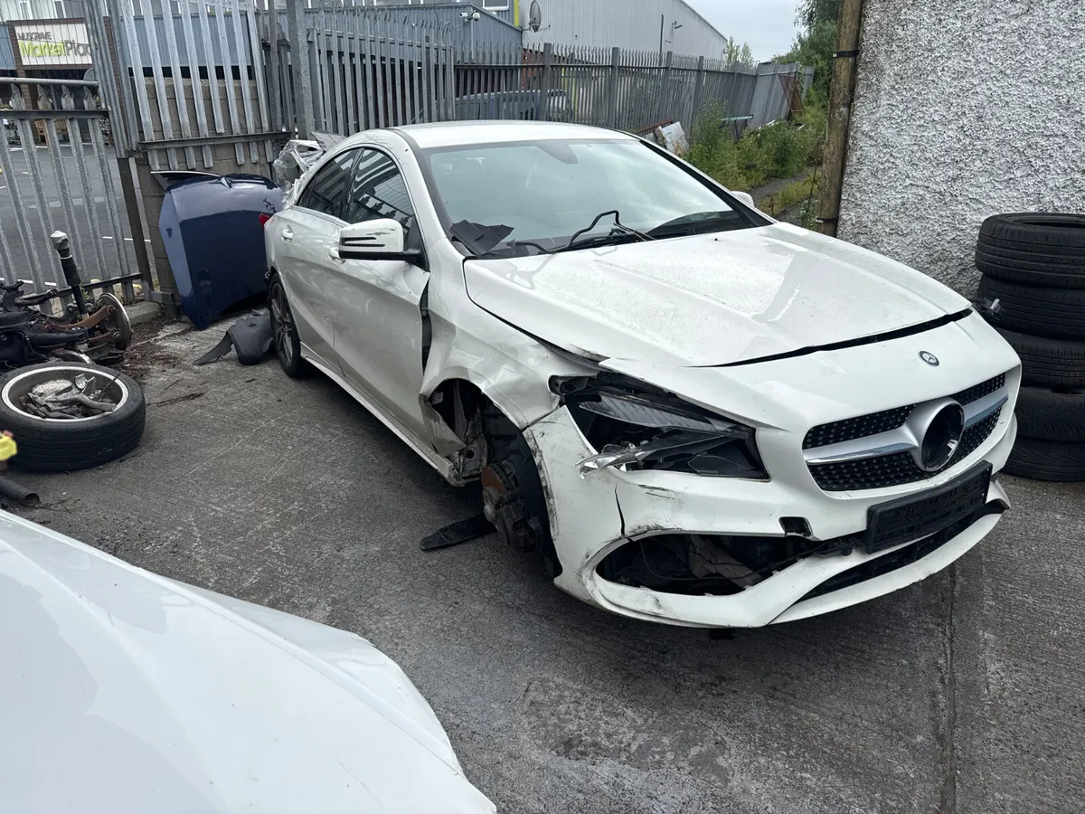 2017 MERCEDES CLA180 BREAKING - Image 2