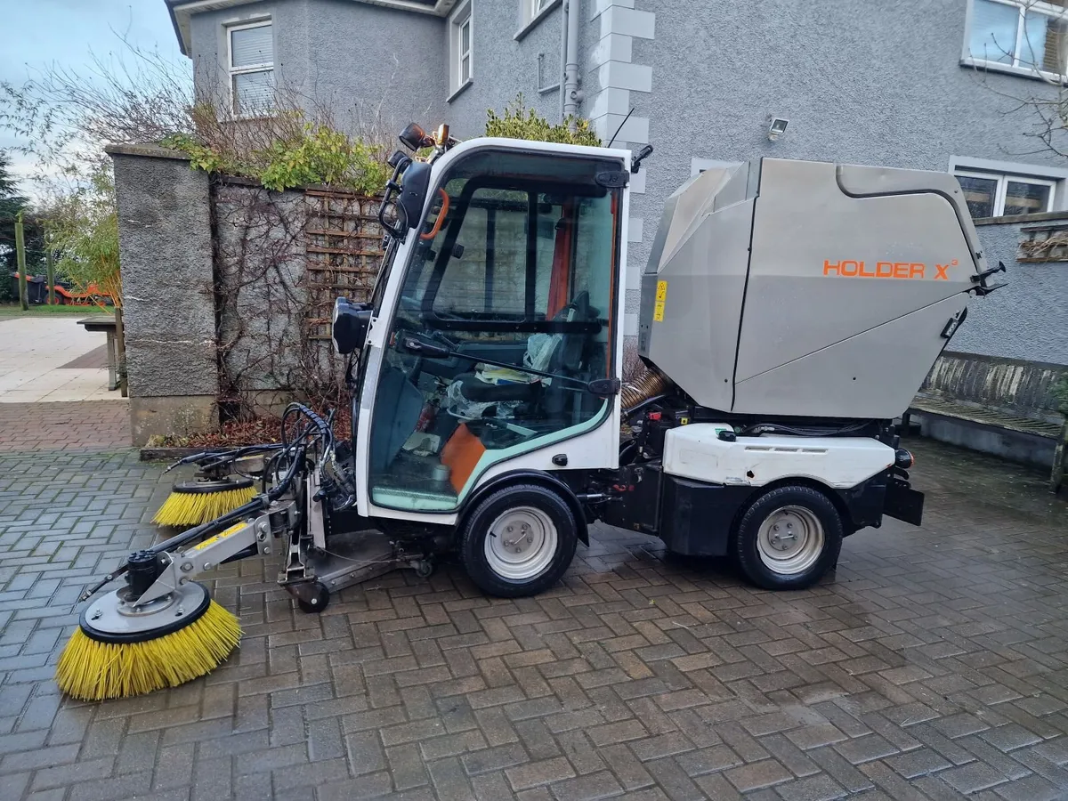 2021 Holder X45i Roadsweeper Road Sweeper - Image 3