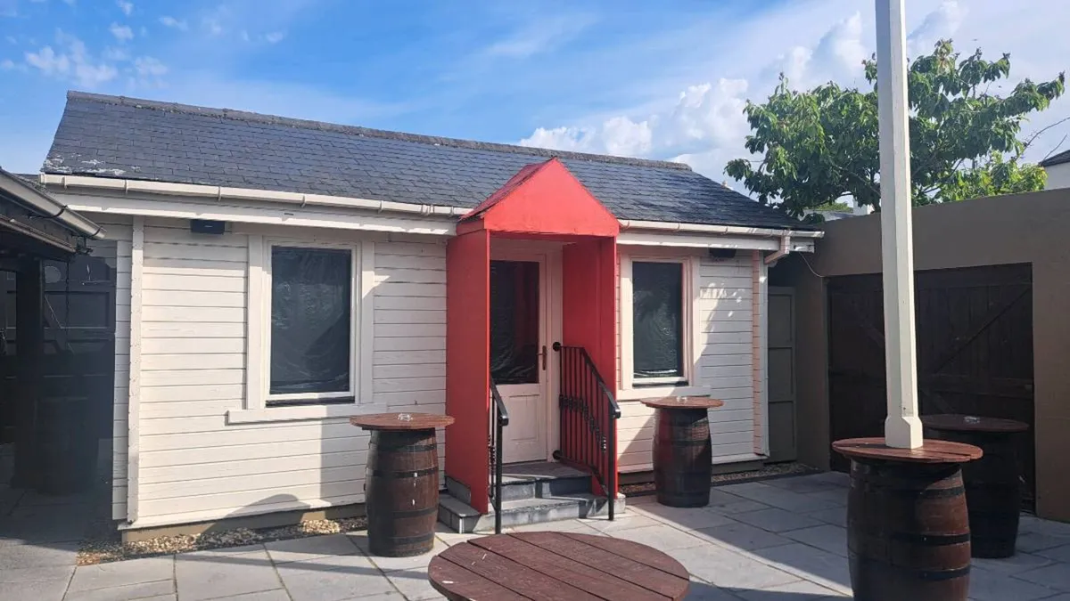 Garden office/ pool room