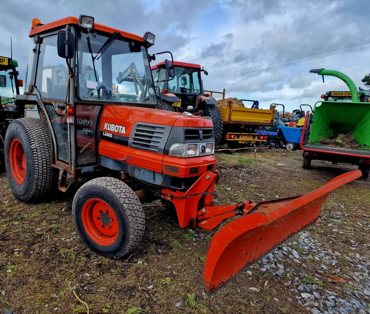 Kubota 35hp Compact Tractor with Front Plough - Image 2