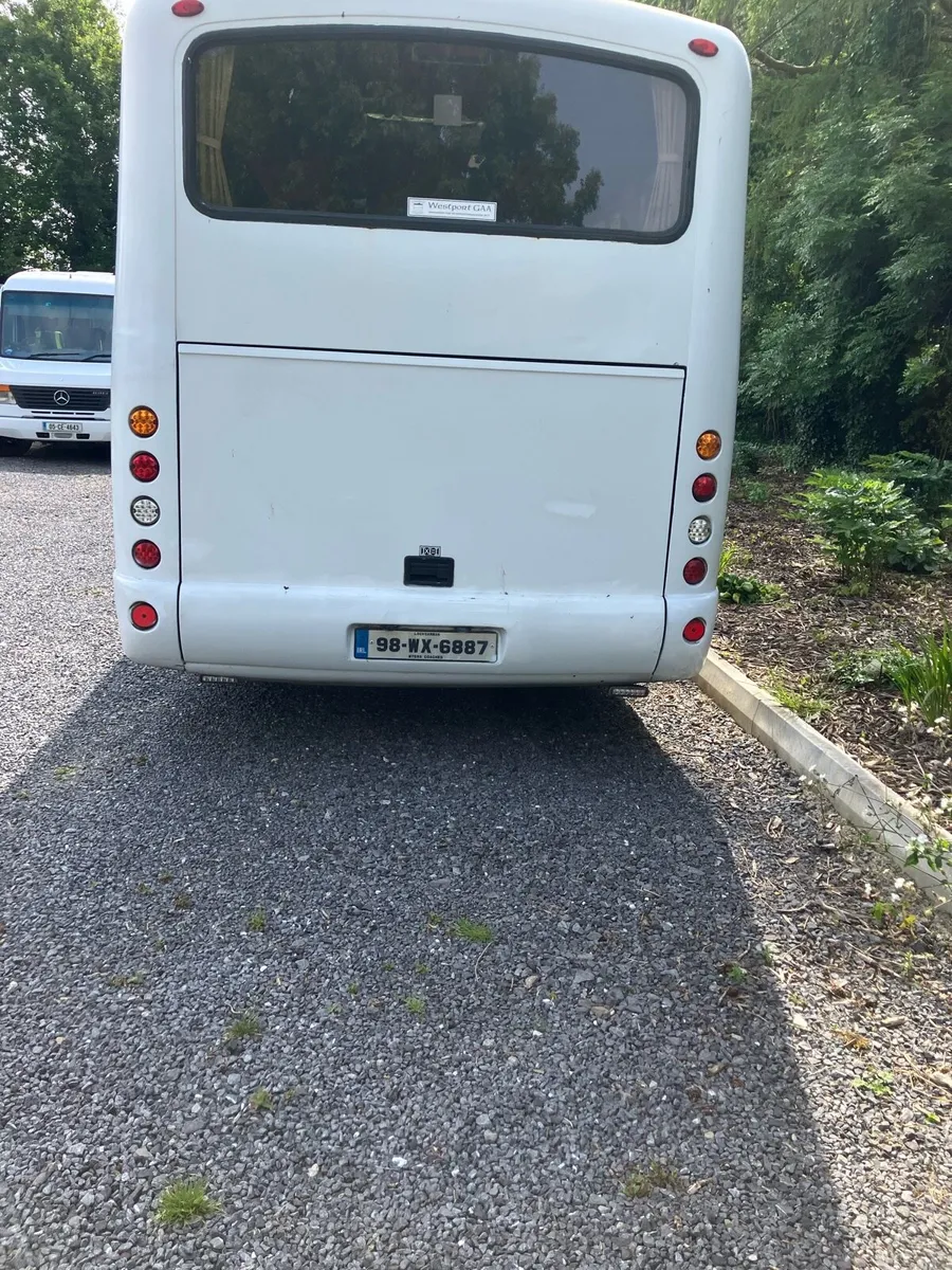 Bus - Image 4