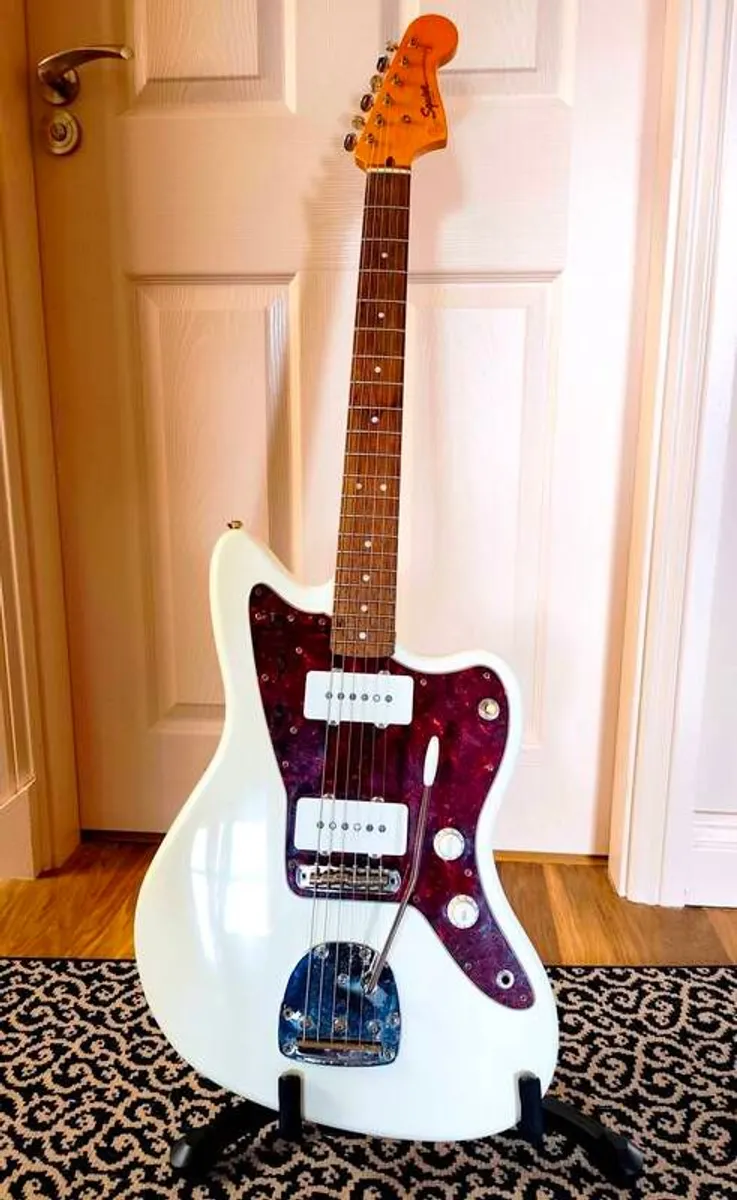 Fender Squier classic vibe jazz master - Image 1