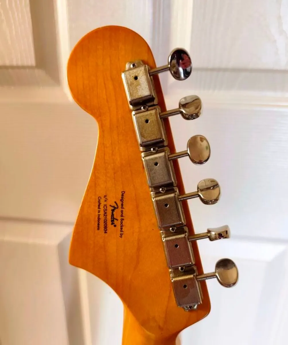 Fender Squier classic vibe jazz master - Image 3