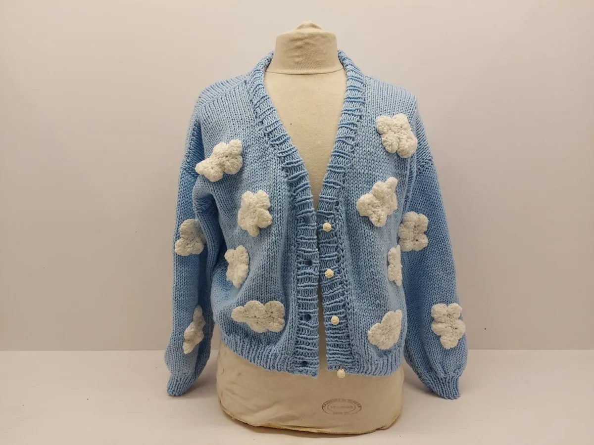Online Clothing Auction - Image 3