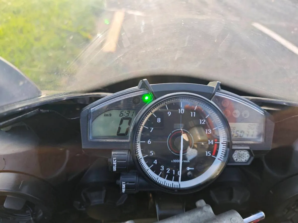 131 D YZF R1 2008 model - Image 2