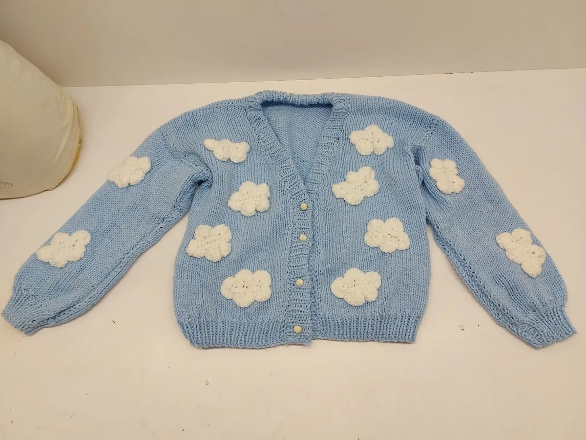 Online Clothing Auction - Image 2