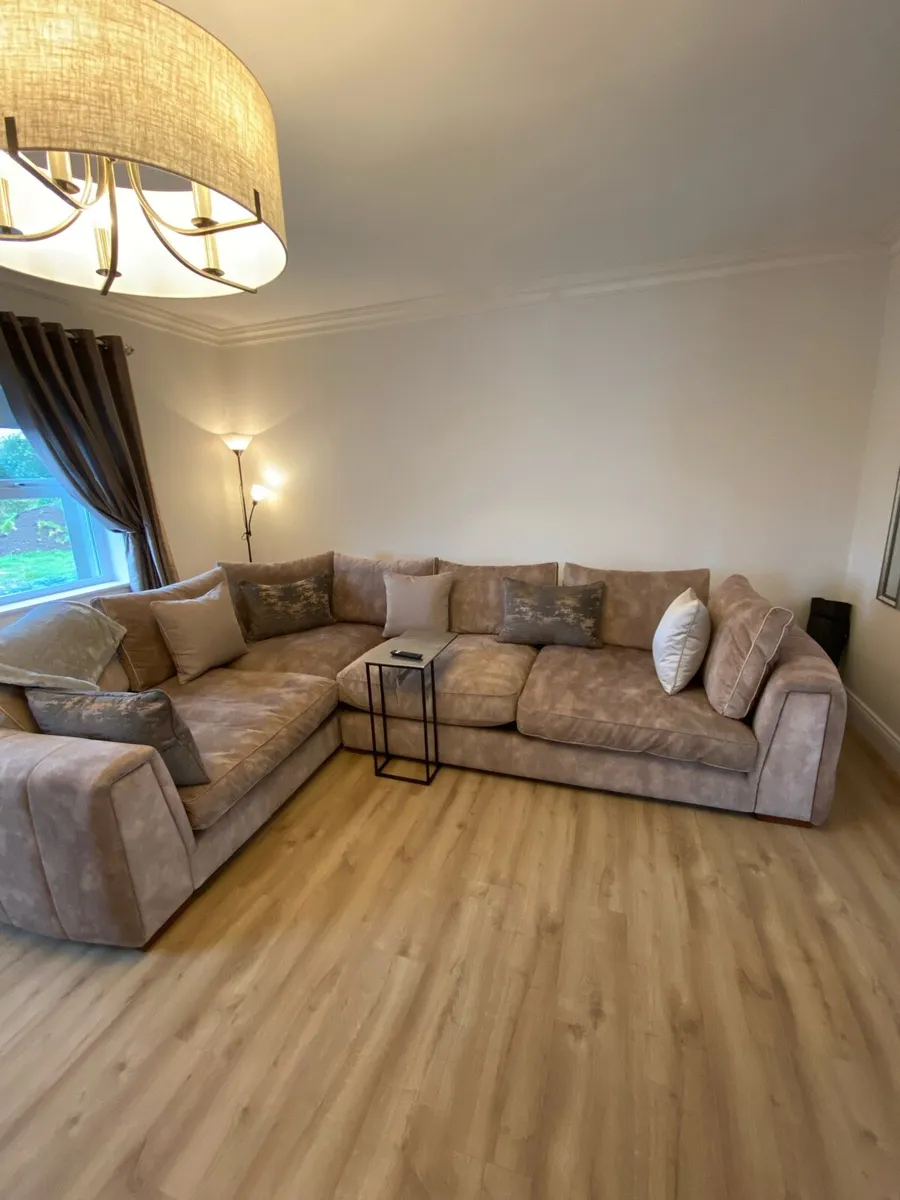 L couch - Image 1