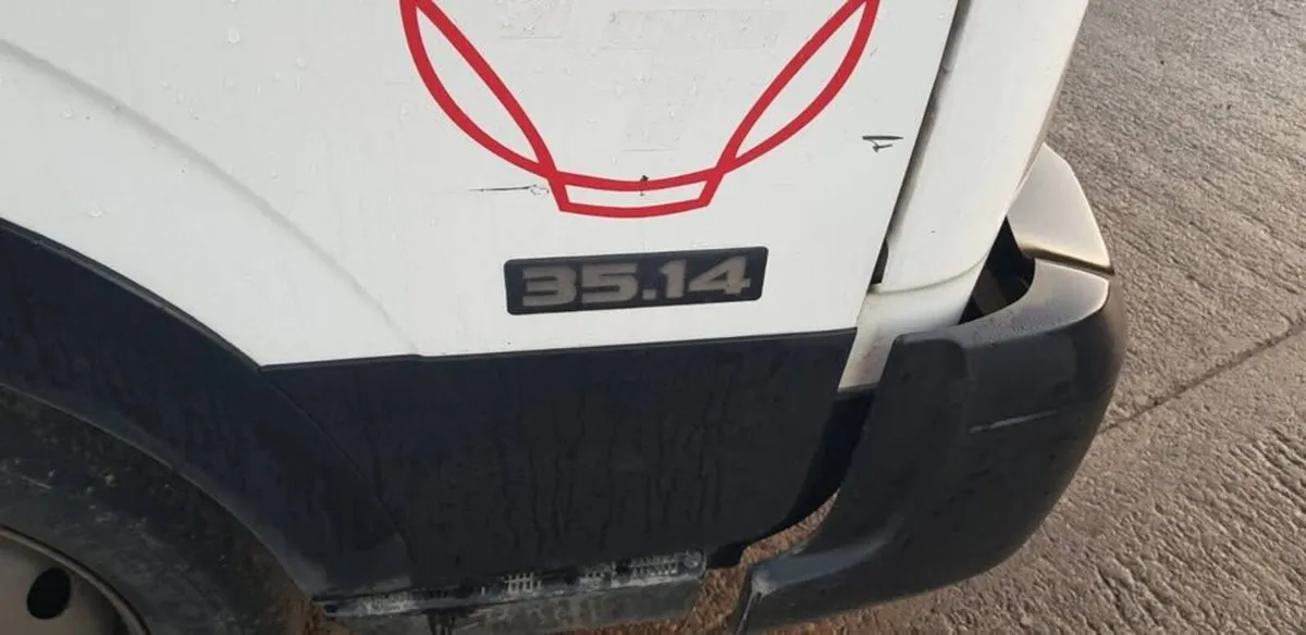 2015 NISSAN NT400 CABSTAR - Image 2