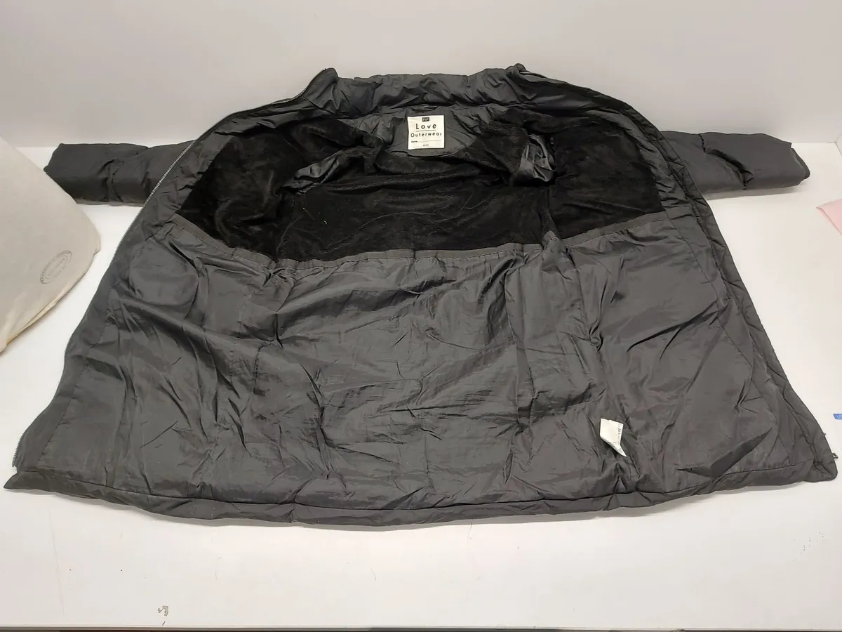 Online Clothing Auction - Image 1