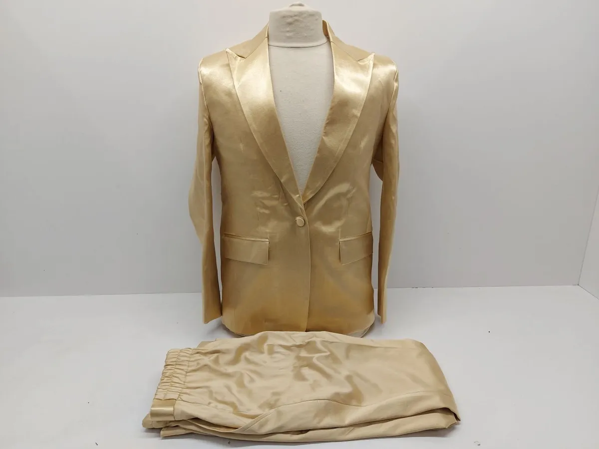Online Clothing auction - Image 2