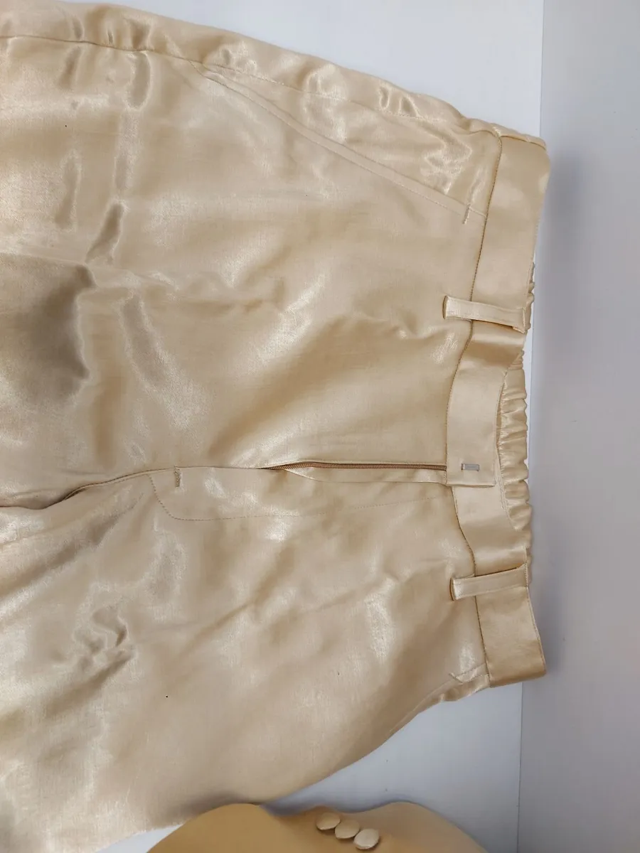 Online Clothing auction - Image 3