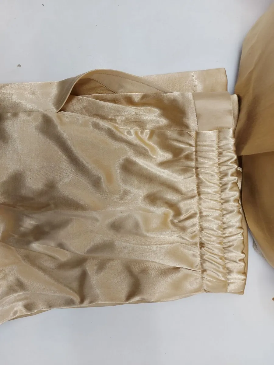 Online Clothing auction - Image 4