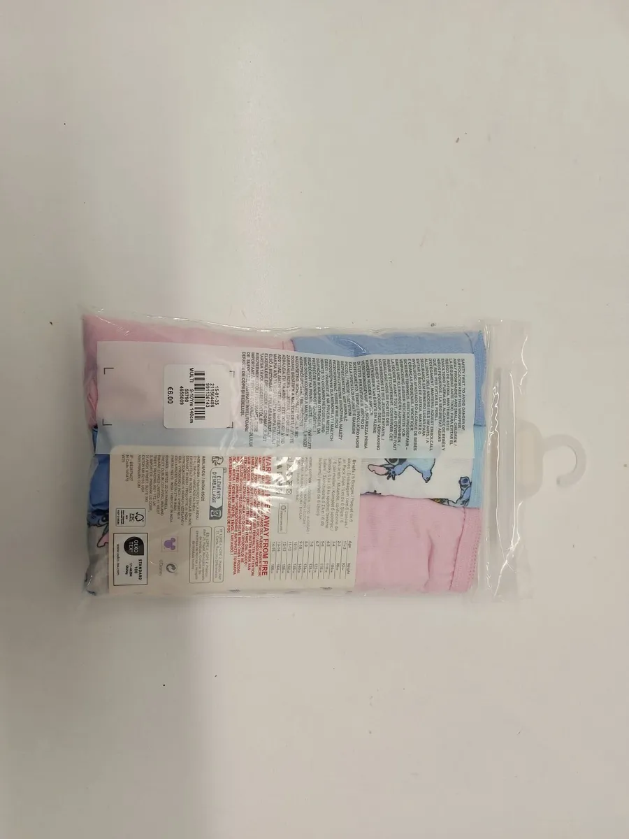 Online Clothing Auction - Image 3