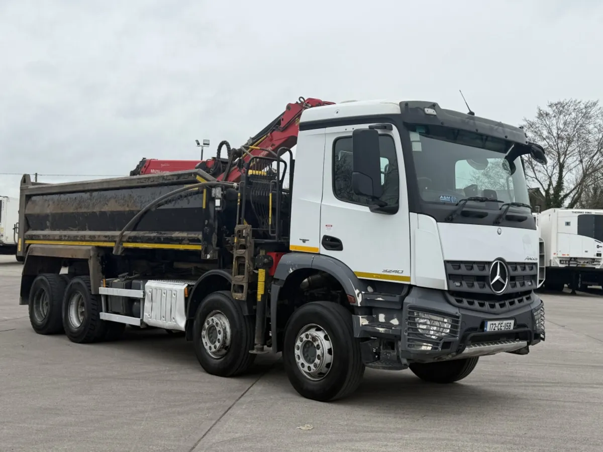 2017 MERCEDES AROCS 3240 TIPPER - Image 1