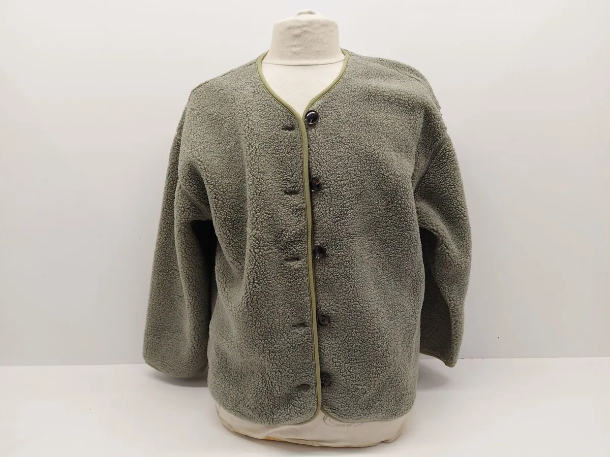 Online Clothing Auction - Image 2