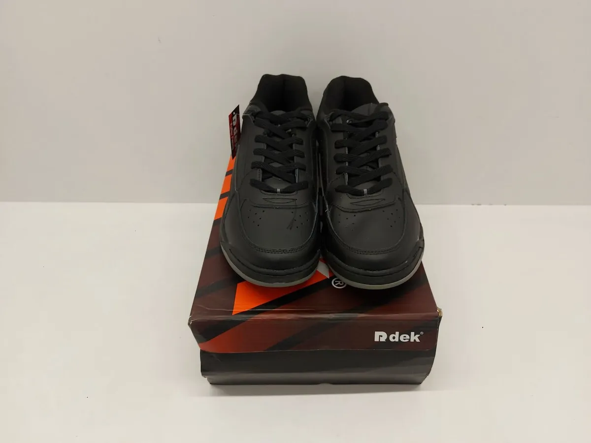 Online Clothing Auction - Image 1