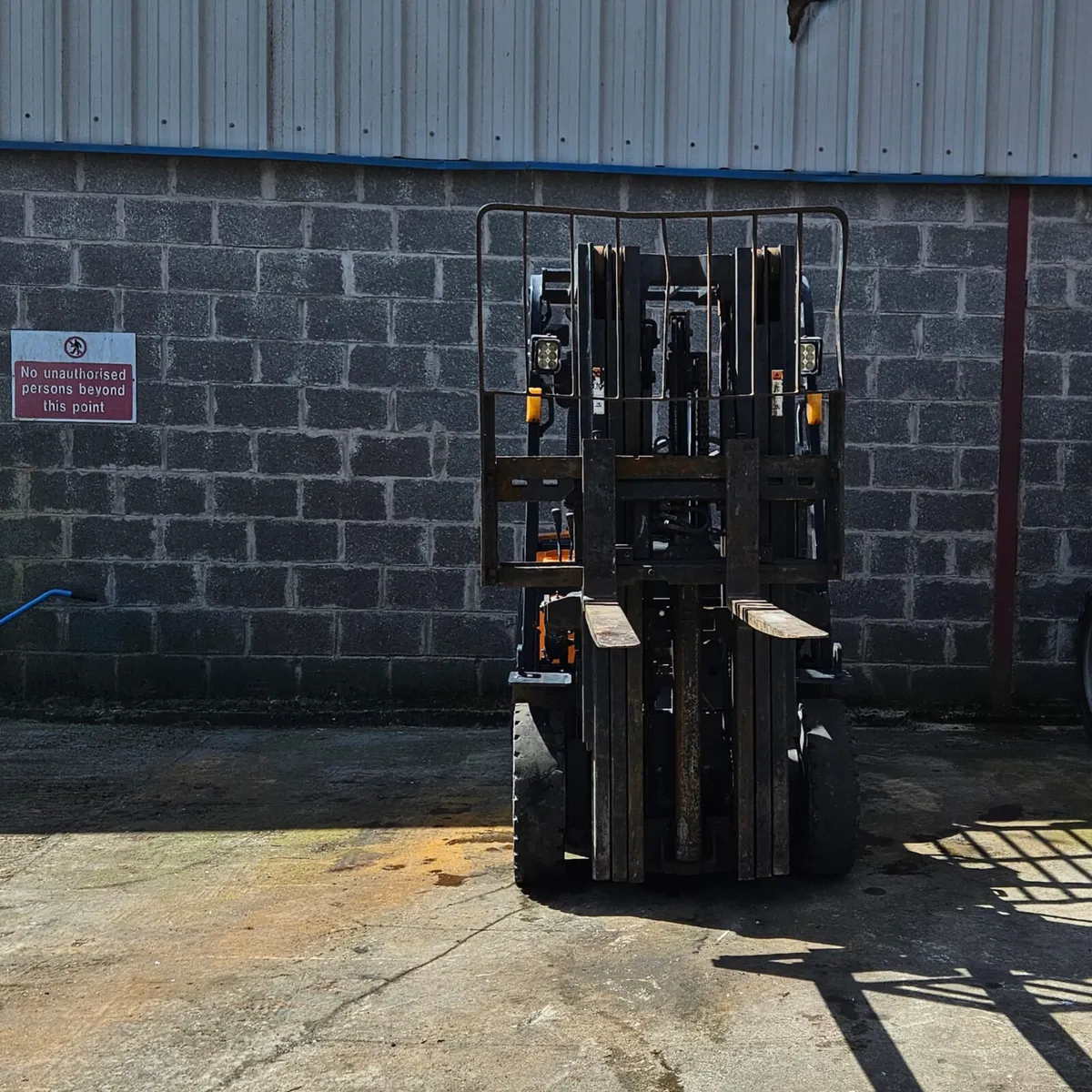 Doosan 2.5 ton diesel forklift - Image 3