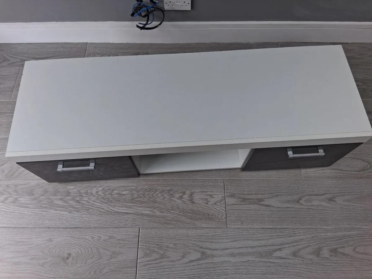 Tv unit/ under tv unit - Image 2