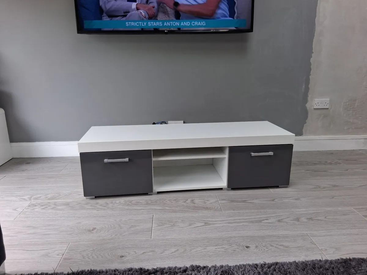 Tv unit/ under tv unit - Image 3