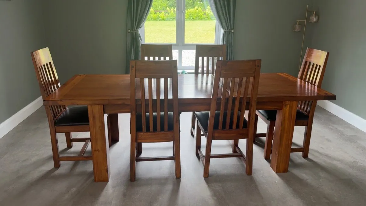 Solid wood table and 6 chairs - Image 2