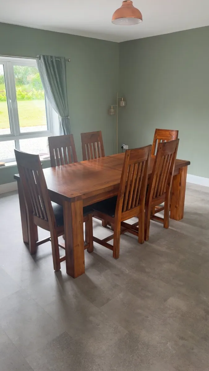 Solid wood table and 6 chairs - Image 3
