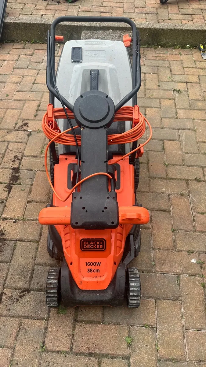 Lawnmower Black+Decker and Trimmer - Image 2