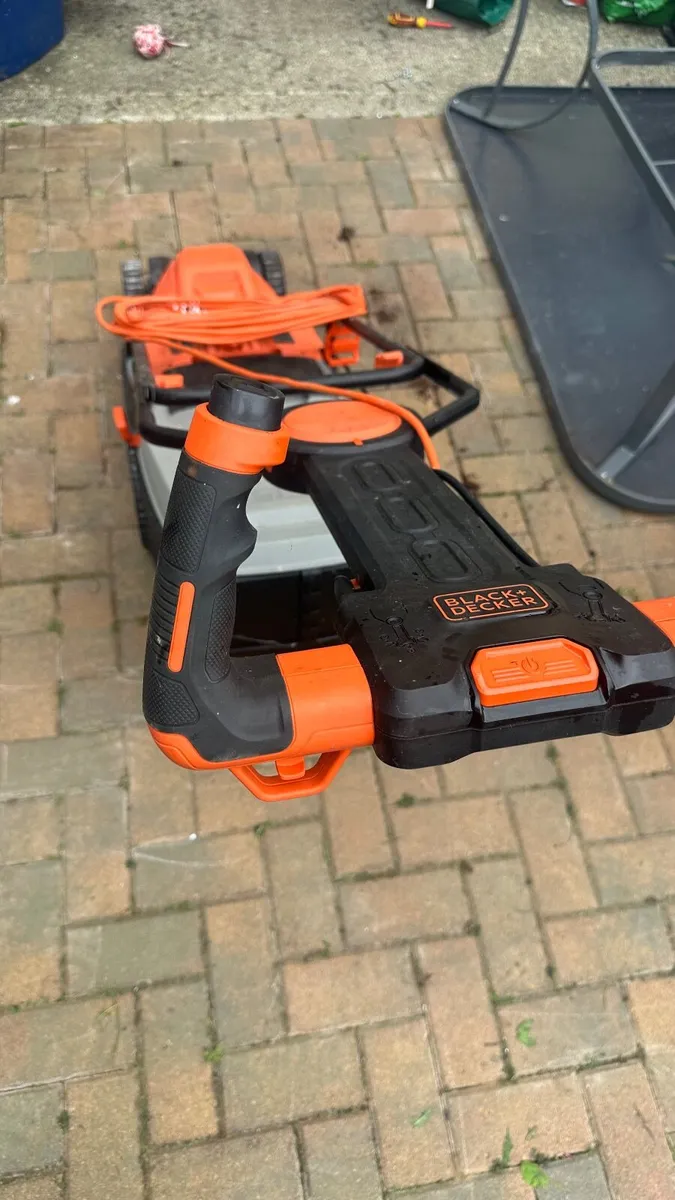 Lawnmower Black+Decker and Trimmer - Image 1