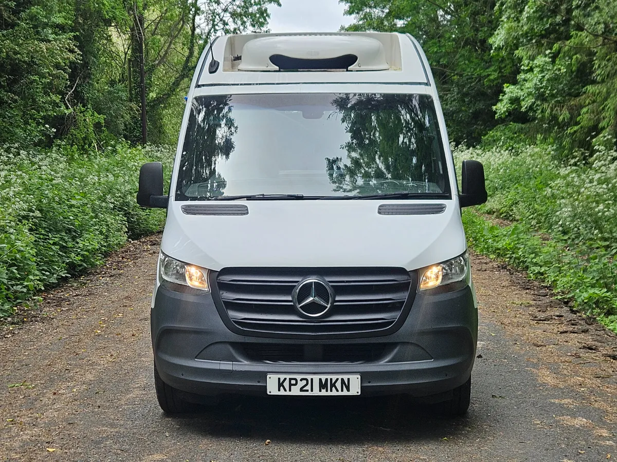 Mercedes-Benz Sprinter 2021 Fridge Freezer - Image 4