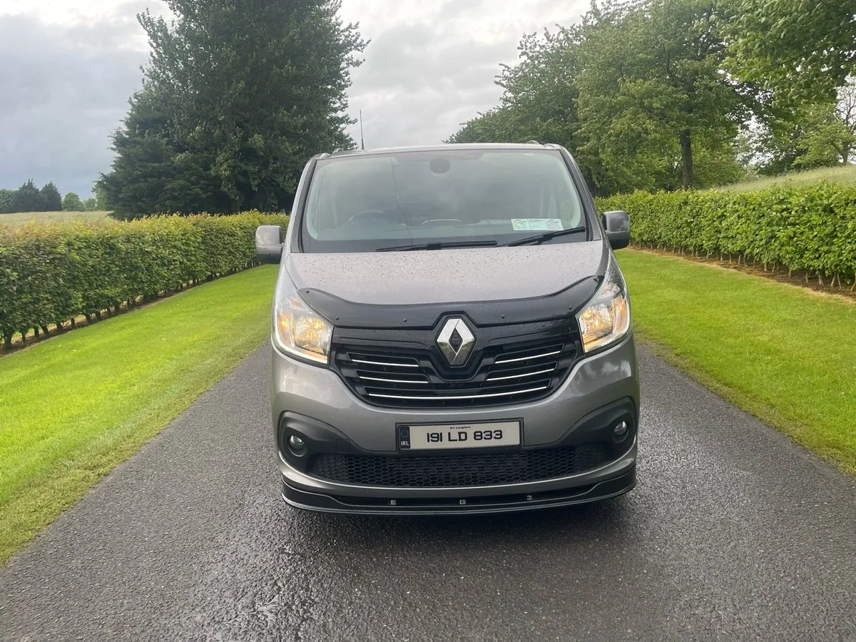 2019 Renault traffic sports - Image 2