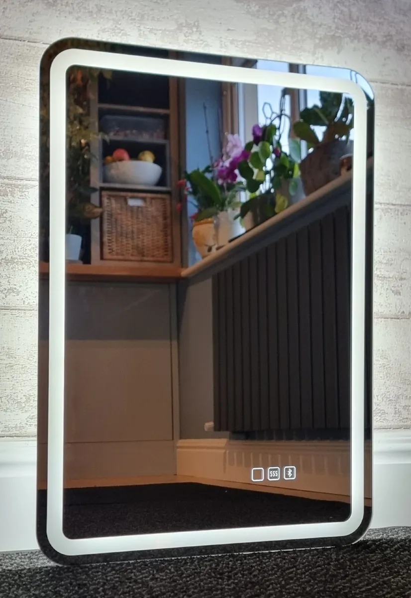 LED Bathroom Mirror 50x70cm Speakers Antifog - Image 2