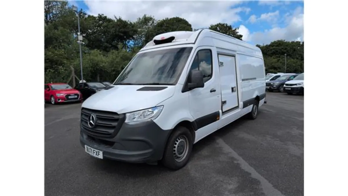 Mercedes-Benz Sprinter 2021 LWB Fridge Freezer - Image 3